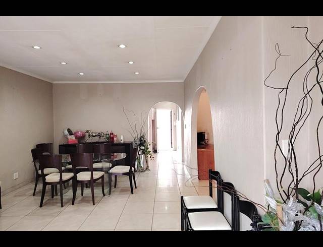 2 BEDROOM TOWNHOUSE FOR SALE IN MORNINGHILL
